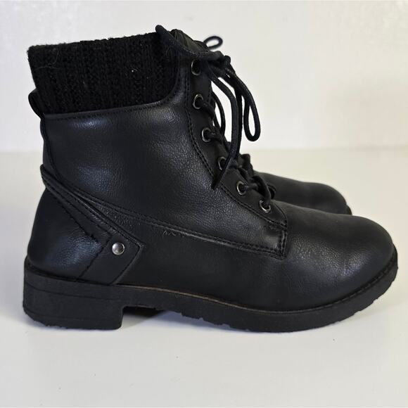 Adrienne Vittadini Other - Adrienne Vittadini Alica Black High Top Boots size 1